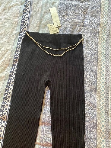 Zara tayt