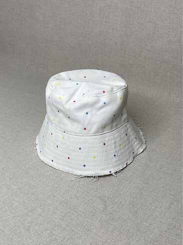 Zara Sıfır jean bucket şapka