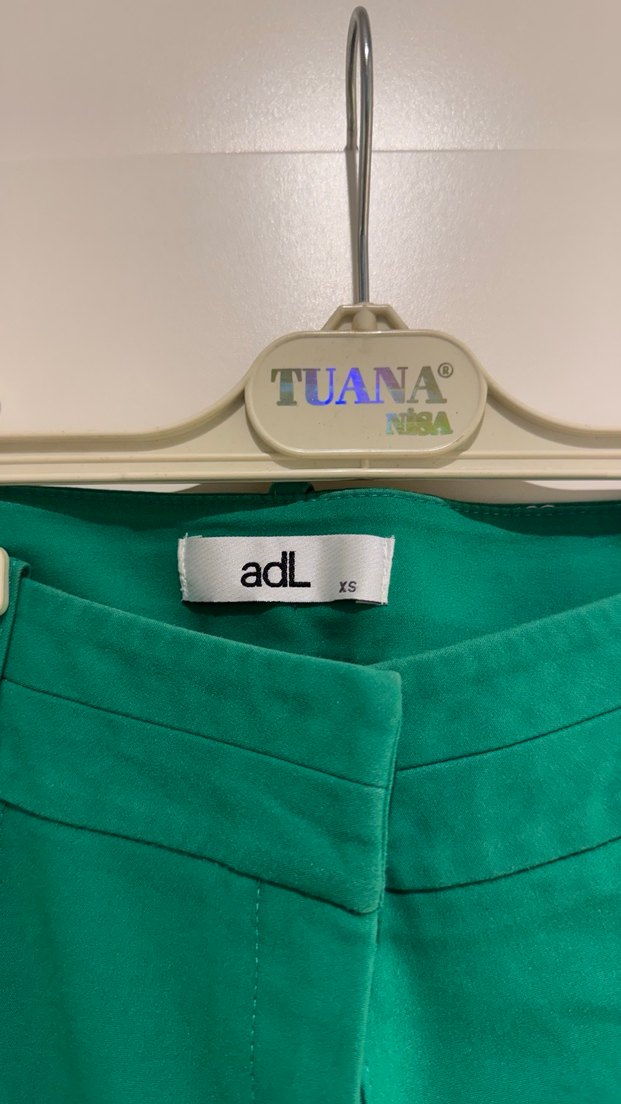 Düğmeli Yeşil Midi Kumaş Kadın Pantolon - Görsel 2