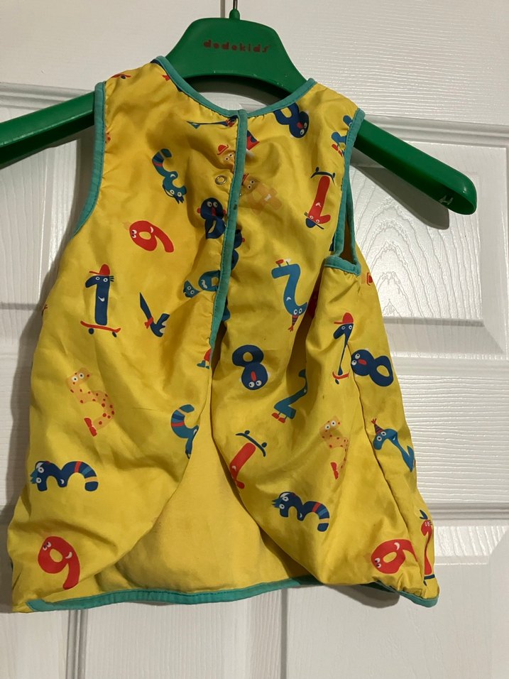 Renkli Baskılı Sarı Bebek Önlüğü - Görsel 4