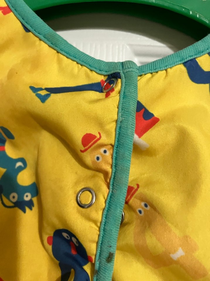 Renkli Baskılı Sarı Bebek Önlüğü - Görsel 5