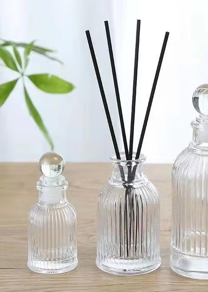 Michaeller
Şişe Cam Çizgili Kapaklı Boş Kolonya Parfüm Şişesi 50 - Görsel 2