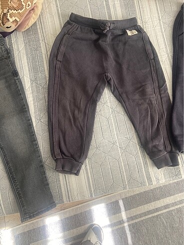 4 Yaş Beden gri Renk Zara erkek çocuk jean
