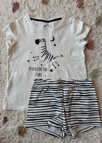 H&M Zebra Desenli Kısa Kollu Takım