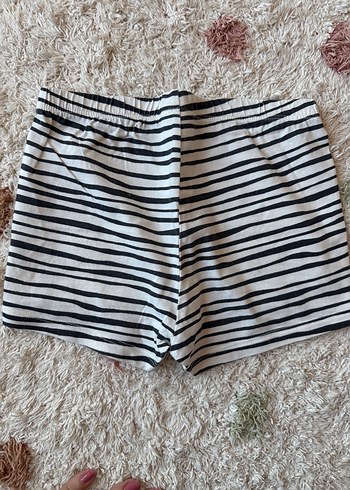 4 Yaş Beden beyaz Renk H&M Zebra Desenli Kısa Kollu Takım