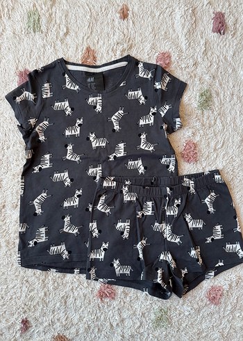 H&M Zebra Desenli Kısa Kollu şortlu Pijama Takımı