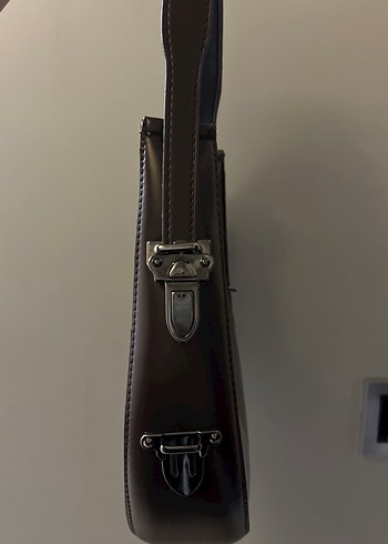 Kahverengi Deri Tokalı Kadın Çanta - Görsel 2