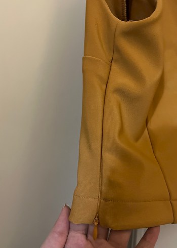 Zincir Detaylı Bej Mini Askılı Üst - Görsel 3