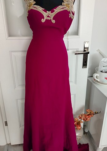 36 beden abiyeBordo V Yakalı İşlemeli Uzun Abiye Elbise - Görsel 3