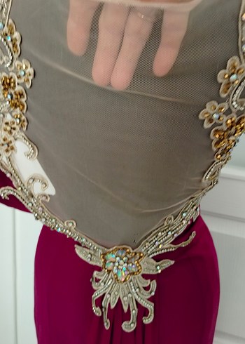 36 beden abiyeBordo V Yakalı İşlemeli Uzun Abiye Elbise - Görsel 6