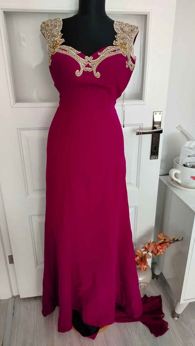 36 beden abiyeBordo V Yakalı İşlemeli Uzun Abiye Elbise - Görsel 3