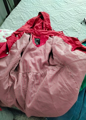 XX beden Bordo Kemerli Uzun Kadın Yağmurluk - Görsel 3