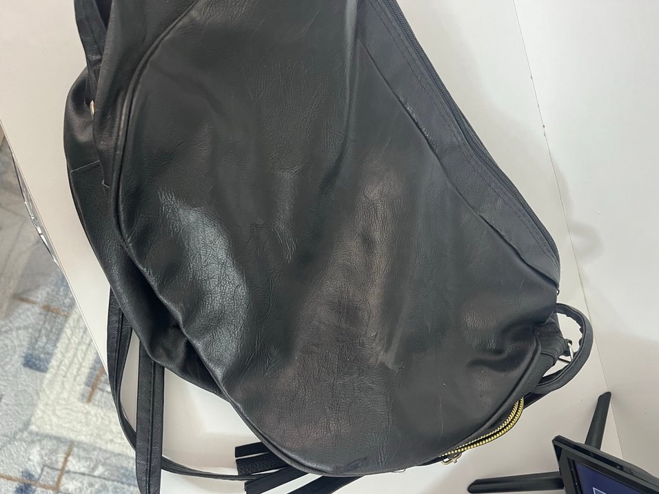 Siyah Deri Fermuarlı Minimalist Kadın Çanta - Görsel 2