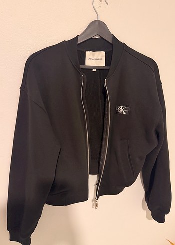 Calvin Klein Siyah Bomber Ceket Siklik Ve Rahatlik Bir Arada
