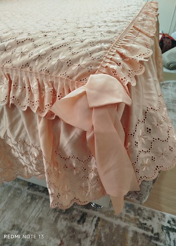 Nakışlı Pembe Yatak Örtüsü - Görsel 5