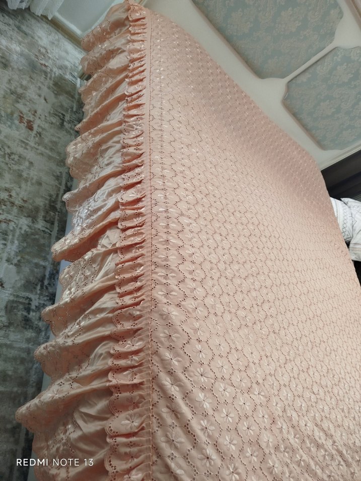 Nakışlı Pembe Yatak Örtüsü - Görsel 4