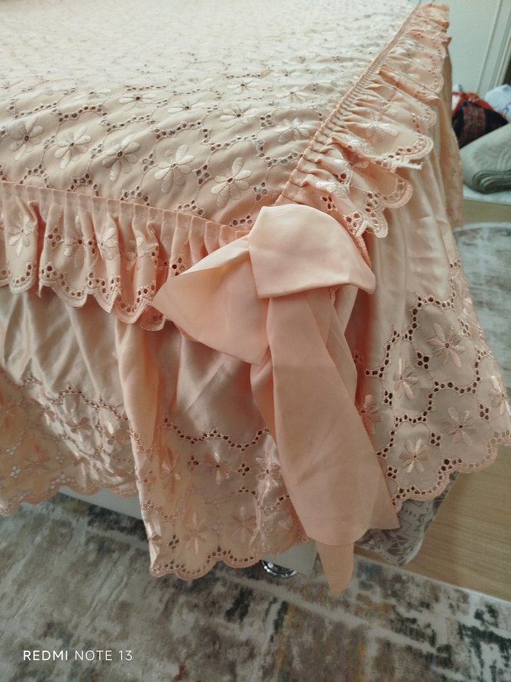 Nakışlı Pembe Yatak Örtüsü - Görsel 5