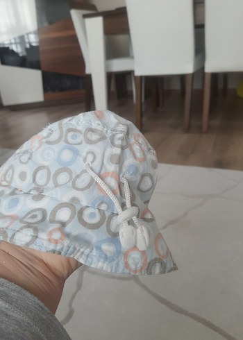 Gri Beyaz Desenli Bebek Şapkası - Görsel 2