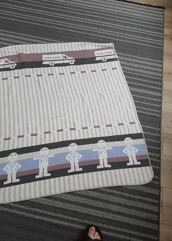 Desenli Gri Çocuk Battaniyesi - Görsel 2