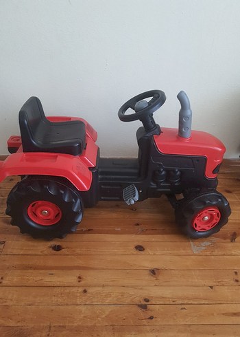 Kırmızı pedalliSürüş Traktörü