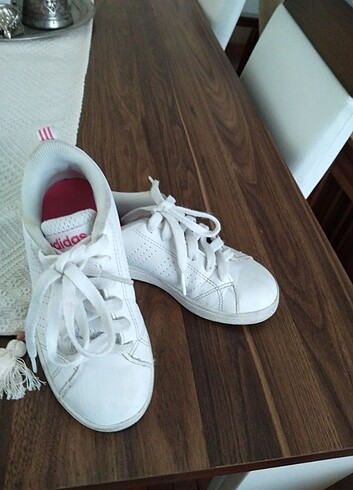 Orijinal Adidas kız çocuk spor ayakkabı 
