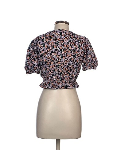 m Beden Pull and Bear Bluz %70 İndirimli.