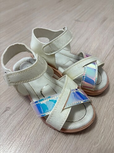 LC Waikiki LCW Kız Çocuk Sandalet