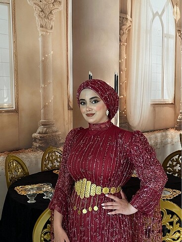 Bordo işlemeli kaftan