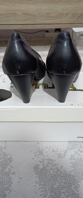 Siyah topuklu ayakkabı - Görsel 5