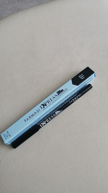 Waterproof Express eye pencil 01