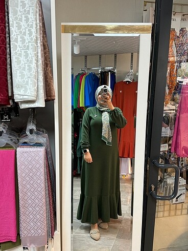Broş detaylı tesettür elbise ?