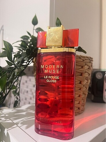 Estee Lauder Modern Muse