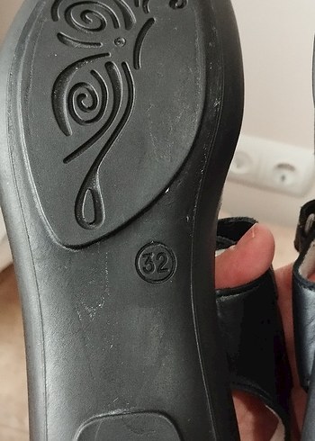 Kadın Siyah Baskılı Kalın Topuklu Sandalet - Görsel 4