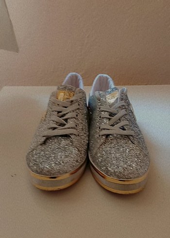 Gri Simli Yılan Desenli Dolgu Topuklu Sneaker