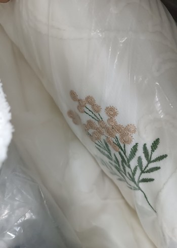 İşlemeli Beyaz Yatak Örtüsü - Görsel 9