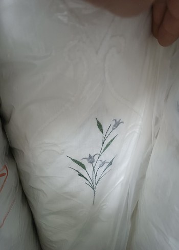 İşlemeli Beyaz Yatak Örtüsü - Görsel 7