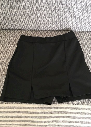 Siyah Pilili Mini Etek