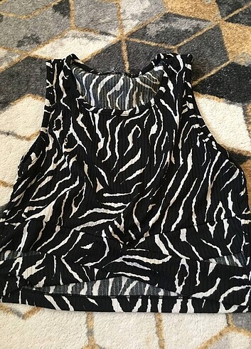 Zebra desenli bluz