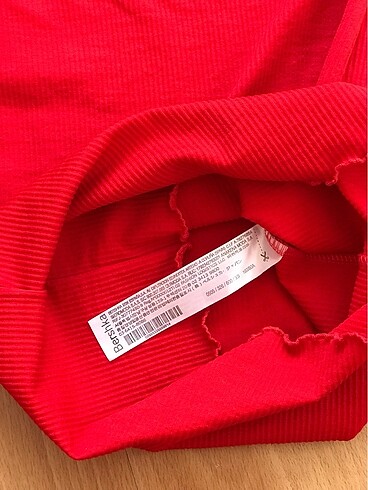 xs Beden kırmızı Renk Bershka kırmızı elbise