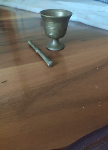 Havan el yapımı pirinç sarı