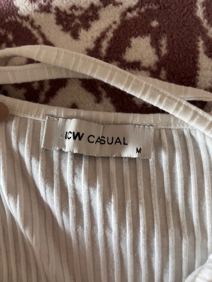 Beyaz Askılı Üst - Görsel 2