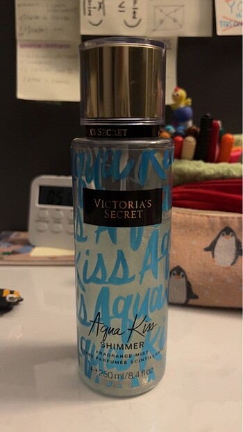 Victorias Secret Aqua Kiss Shimmer Body Mist
