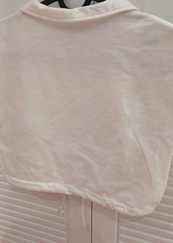 Düğmeli Beyaz Kısa Kollu Crop gömlek - Görsel 4