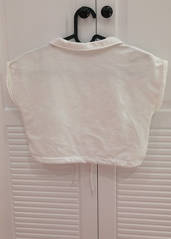 Düğmeli Beyaz Kısa Kollu Crop gömlek - Görsel 3