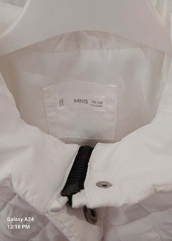 sifir gibi Beyaz Kapüşonlu Fermuarlı kiz çocuk Yelek - Görsel 3