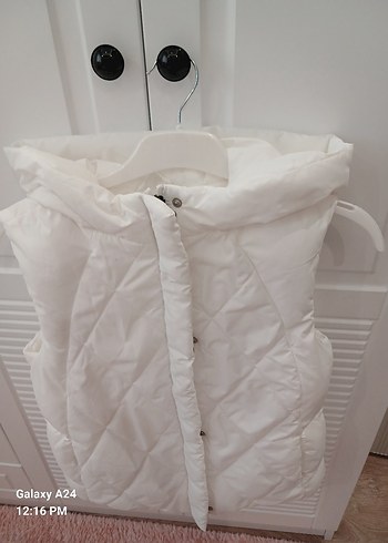 sifir gibi Beyaz Kapüşonlu Fermuarlı kiz çocuk Yelek - Görsel 9