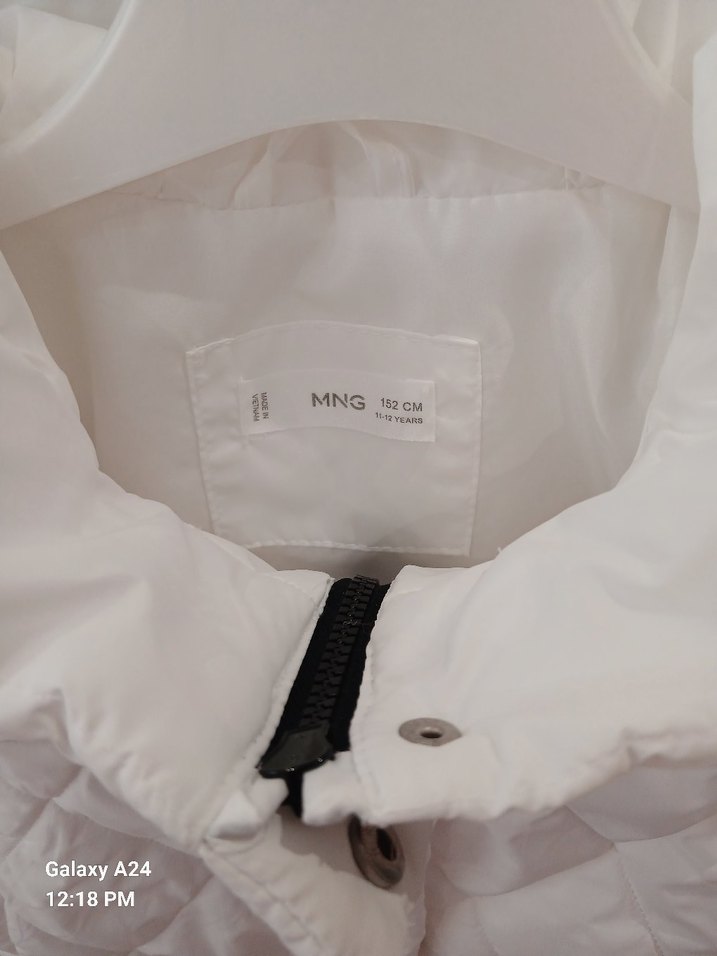 sifir gibi Beyaz Kapüşonlu Fermuarlı kiz çocuk Yelek - Görsel 3