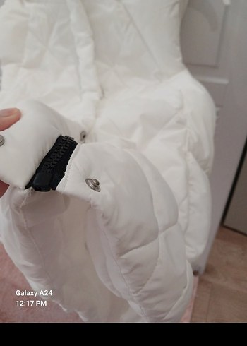 sıfır ayarında Beyaz Kapitone Yelek - Görsel 5