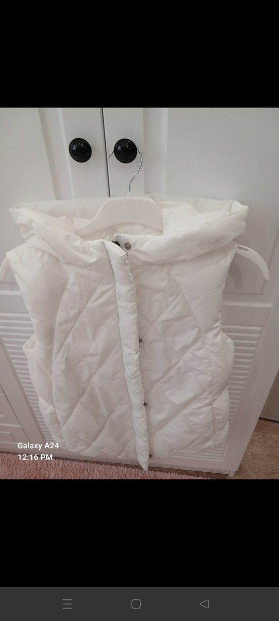 sıfır ayarında Beyaz Kapitone Yelek - Görsel 4