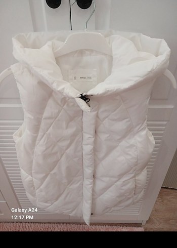 sıfır ayarında Düğmeli Beyaz Yelek şişme yelek kapşonlu yelek - Görsel 4